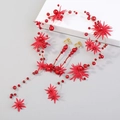 Dettaglio fascia per capelli da sposa rossa e orecchini a nappa coordinati dorati - Set da 2 Pezzi Cerchietto e Orecchini / Rosso Fascia E Orecchini