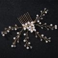Pettine per capelli da sposa fatto a mano con filo dorato, perle e cristalli - Oro