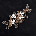 Pettine per capelli da sposa con filo dorato, fiori bianchi e cristalli luccicanti - Oro