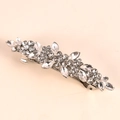 Detailopname van bloembladvormige haarclip met strass-steentjes en zilveren legering - Zilver