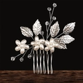 Détail du peigne à cheveux argenté avec perles gouttes blanches et cristaux - Peigne à Cheveux Côté Droit / Argent