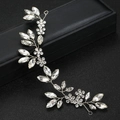 Silbernes Braut-Haarband mit Blumen-Strasssteinen und Kristallblättern für die Hochzeit - Silber