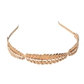 Detailansicht des filigranen, hohl geschnittenen Blattdesigns des goldenen Stirnbandes - Stil 5 / Gold