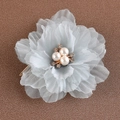 Peigne à cheveux floral pour mariée avec pétales en tissu bleu, perles et métal doré - Vert