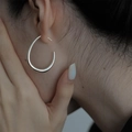 Orecchini a gancio ovali geometrici lucidi da donna con design a goccia minimalista - Stile Gancio Ovale