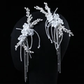 Fermagli sposa fatti a mano con fiori bianchi, perle e lunghe nappe per acconciature - Fermaglio per Capelli Fiore Bianco con Nappa