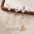 Vue détaillée de 5 épingles à cheveux de mariée faites main trèfle violet avec perles - Violet
