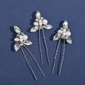 Vista dettagliata delle forcine a U da sposa con cristalli marquise e set di perle - Set di 3 / Argento