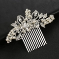 Elegante pettine per capelli da sposa con perle e strass su sfondo in pelle nera - Argento