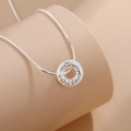 Mattierte Silber-Donut-Halskette mit Schlangenkette auf ästhetischem Displayständer - Donut-Stil (Silber)