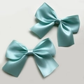 Set di due fermagli per capelli con fiocco in raso azzurro con elegante finitura lucida - Blu Ottanio