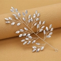 Dettaglio della vite per capelli da sposa in argento con cristalli marquise e metallo - Filo d'argento con strass bianco