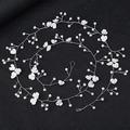 Vite per capelli da sposa fatta a mano in filo d'argento con fiori bianchi e perle - Bianco Fiore a 3 Petali / 100cm