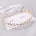 Exquisito cinturón de novia con hilo dorado, perlas artesanales y flores de cristal - Oro KC