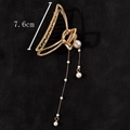 Dettaglio della molletta dorata con nappe di perle e indicazione della misura di 7,6 cm - Triangolo Piccolo (Stile 1)