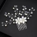 Pettine per capelli da sposa fatto a mano con perle bianche, cristalli e fiori d'argento - Pettine per capelli