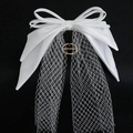 Elegante witte satijnen strik haarclip met lange mesh sluier en gouden metalen gesp decoratie - Wit (Lange Versie)