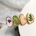 Fermaglio per capelli in resina fatto a mano con veri fiori secchi e bordi dorati - Fiori Secchi Veri Foresta (Becco di Clarinetto)