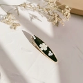 Fermaglio per capelli retrò giapponese con fiori in resina bianca e perle dorate - Fiore di Prugno Nero