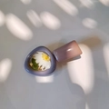 Handmade resin hair clip with dried white daisy flower and gold leaf in purple transparent base - Chrysanthemum Style