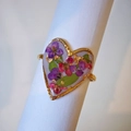 Heart-shaped ring with red dried flowers, gold foil, and a golden finish - Lilac Purple Style