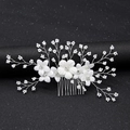 Elegante pettine per capelli da sposa con fiori di stoffa bianca perle e strass per nozze - Bianco