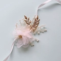 Accesorio de pelo floral de gasa rosa con hojas doradas y perlas para novias - Flor de Gasa Rosa con Cinta de Satén / Dorado