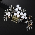 Pettine capelli sposa con fiori bianchi, perle e libellule dorate su sfondo scuro - Pettine Singolo / Oro