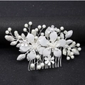Pettine per capelli sposa argento con fiori di lega, perle bianche e strass - Argento