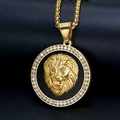 Collier vintage en acier doré avec pendentif tête de lion et contour de cristaux - Pendentif Seul Édition Zirconia Doré