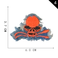 Bestickter Jeansflicken mit rotem Totenkopf-Motiv und modisch ausgefransten Rändern - Orange Totenkopf Stil (4)