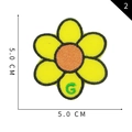 Gelbe Sonnenblume-Stickerei Aufnäher mit grünem Buchstaben G und 5cm Maßen - Buchstabe G Sonnenblume (B)