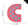 Parche bordado letra C roja con estrellas azules y costuras de precisión - Letra C