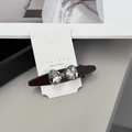Dettaglio della clip per capelli stile coreano con fiocco di cristallo grigio e metallo - Fermaglio a Becco d'Anatra con Fiocco e Strass / Rosso Angola