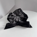 Elegante elastico per capelli con fiocco a righe in tessuto nero e grigio per donna - Giunzione a Strisce / Grigio
