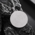 Vintage-Anhänger mit dem heidnischen Jahresrad-Kalender und Triquetra-Symbol - Silber