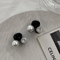 Détail de mini pinces à cheveux avec perles noires, perle blanche et strass brillant - Style Strass et Perle