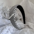 Cerchietto elegante per capelli con motivo pied-de-poule bianco e nero e perle decorative - Cerchietto