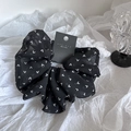 Chouchou élégant en mousseline noire avec motifs cœurs blancs et étiquette de marque - Chouchou Noir (Sans Carte)