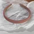 Detailed view of the pink fabric headband with a non-slip beige inner lining texture - Dusty Pink
