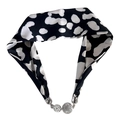 Elegante sciarpa in seta bianca e nera con ciondoli a sfera magnetica con strass - Nero