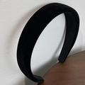 Close-up of a thick black velvet headband showing its vintage French style texture - Black
