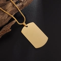 Hochglanzpolierte goldene Herren Dog-Tag-Halskette mit Box-Kette auf schwarzem Hintergrund - Gold