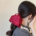 Elegante fermaglio per capelli a fiocco in raso rosso con perla vista posteriore - Rosso Vino