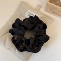 Stijlvolle scrunchie met luipaardprint en zwart satijn voor elegante dameskapsels - Zwart Luipaard Splicing