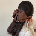 Elegante pinza per capelli con grande fiocco in raso marrone, motivo pied de poule e perle - Pied de Poule a Strisce Caffè