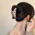 Pinza para el cabello de acetato con cuadros azules y rojos para un peinado de estilo retro - Pinza de Concha a Cuadros