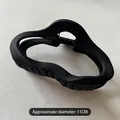 Macro view of the 11cm black matte wave hair claw clip highlighting its large size - Matte Black