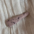 Close-up of wool fabric bow hairpin with vintage purple tone and polka dot pattern - Beige Triangle