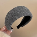 Detail of grey wide striped headband with wool texture and non-slip fabric lining - Gray